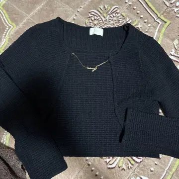 eimy istoire 블랙 니트 가디건 골드 목걸이 포함