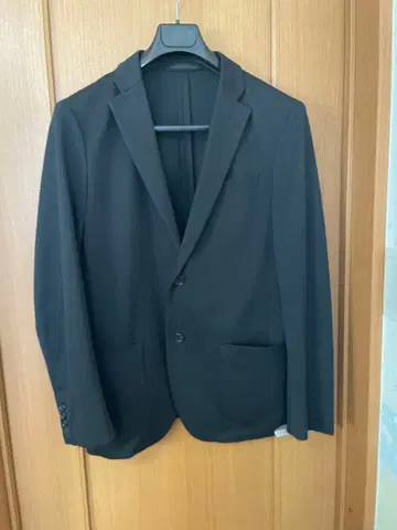 유니클로 UNIQLO 블랙 자켓