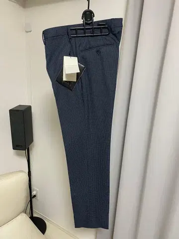 투모로우랜드 다크 네이비 슬랙스 사이즈 42