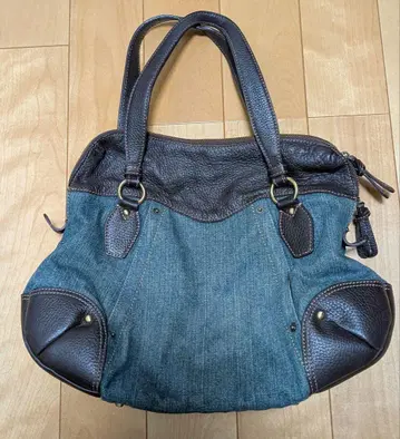 23구 데님과 합성 피혁의 핸드백