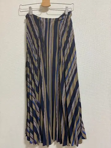 온라인 완판. UNIQLO C 스트라이프 플리츠 스커트 M