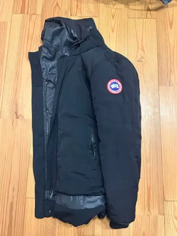 Canada Goose 블랙 다운 자켓 XL