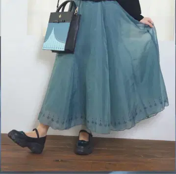 치하루 x 시마무라 아나 스커트 M 사이즈