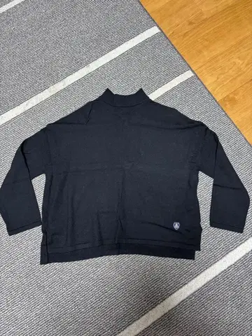 ORCIVAL 블랙 긴팔 티셔츠