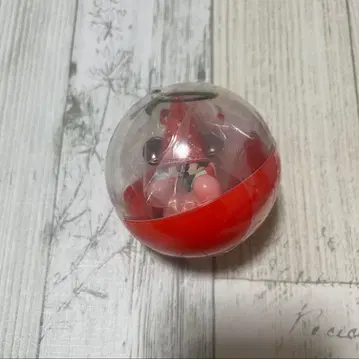 캡슐 완구 빨간색 캐릭터