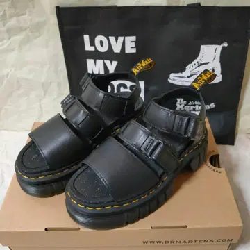 닥터마틴 통굽 블랙 샌들