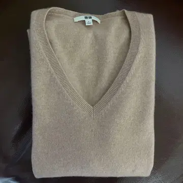 유니클로 캐시미어 V넥 스웨터 캐시미어 스웨터 베이지 핑크