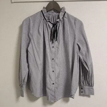 N. 스트라이프 프릴 긴팔 셔츠