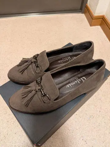 DIANA 아르테미스 그레이 펌프스