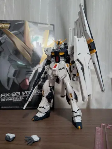 1/144 RG 뉴 건담