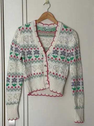 ZARA 꽃무늬 가디건