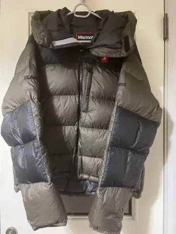 X-LARGE Marmot 다운 자켓 카키/블랙 12/10까지
