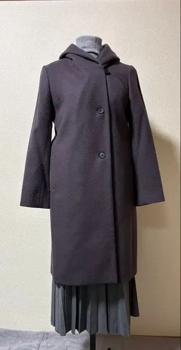 새상품급 다크 퍼플 후드 부착 롱 코트