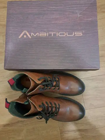 AMBITIOUS 브라운 가죽 부츠 사이즈 42