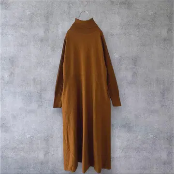 새상품급 어반리서치 로쏘 터틀넥 디자인 슬리브 원피스 ca