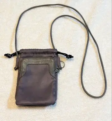 그레이 스마트폰 숄더백 합성 피혁
