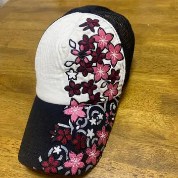 벚꽃 자수 메쉬 캡
