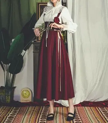 와인 레드 스트랩 스커트