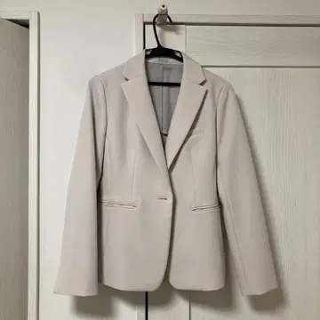 ELENA 얇은 베이지 테일러드 자켓