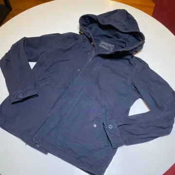 UNITED ARROWS 후드 부착 네이비 자켓