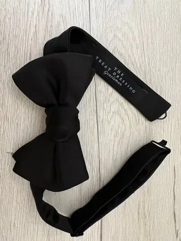 THE TREAT DRESSING 블랙 나비 넥타이