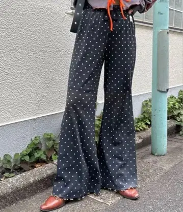 도트 무늬 플레어 팬츠