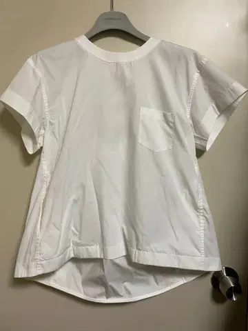 sacai 화이트 백 레이스업 셔츠