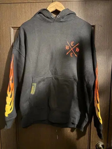 CAPTAINS HELM 프레임 블랙 후드티 L