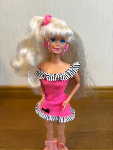 파티 인 핑크 바비 (Party in Pink Barbie)