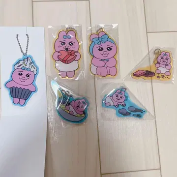 빤쮸토끼 로손 발렌타인 아크릴 키링