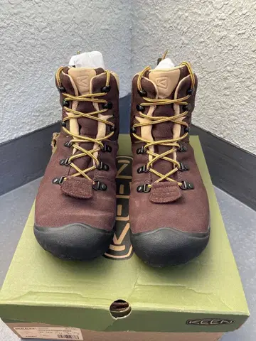 PYRENEES x Mountain Research