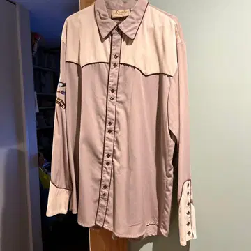 Scully 자수 베이지 셔츠