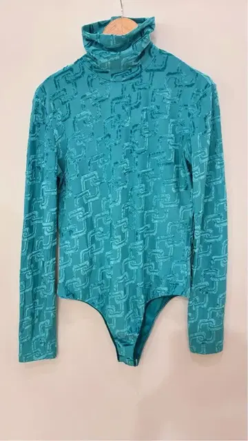 [ fumika uchida/후미카우치다 ] 벨로아/하이넥 상의/블루