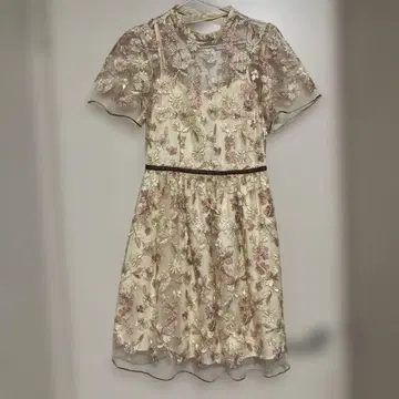 Lily Brown 자수 플레어 원피스 사이즈 1