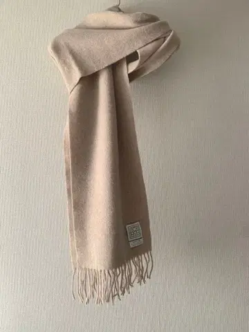 Toteme 롱 머플러 스톨 베이지 카멜