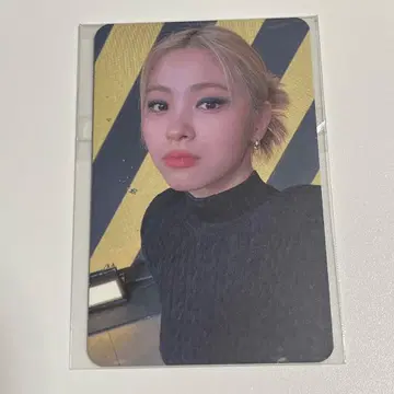 류진 ITZY GUESSWHO soundwave 트레이딩 카드 1