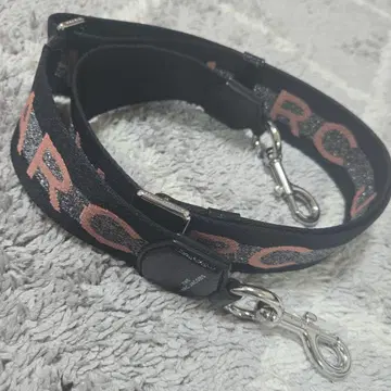 MARC JACOBS 마크제이콥스 숄더 스트랩 시착만 한 상품