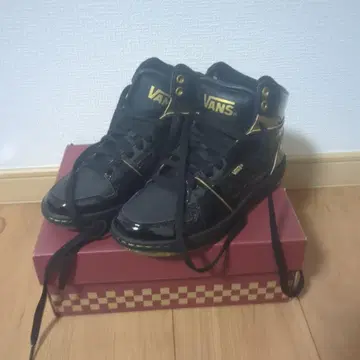 VANS 블랙 골드 하이컷 스니커즈
