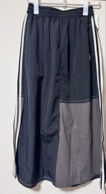 CUBE SUGAR 사이드 라인 롱 스커트