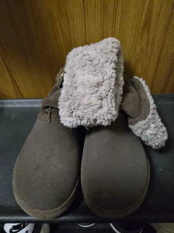 크록스 브라운 퍼 어그 부츠 w8