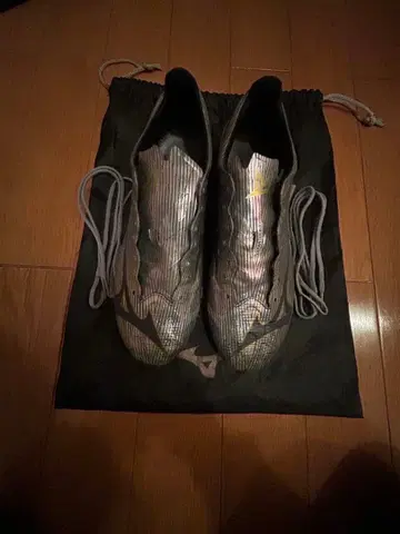 축구 스파이크 미즈노 알파 2