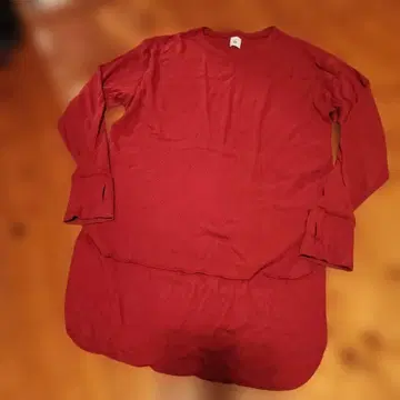 빨간색 긴팔 T셔츠 사이즈 6