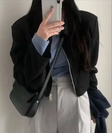 블랙 크롭 자켓 카라 부착