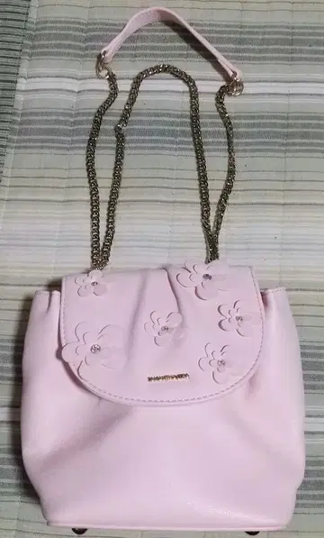 새상품급 사만사베가 꽃 장식 핑크 숄더백 체인