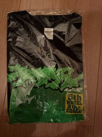 미사용 새상품 스차다라파 T셔츠 5th WHEEL 30th L