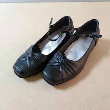 pedala 23.5cm 가죽 펌프스