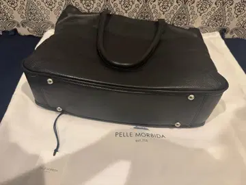 PELLE MORBIDA 블랙 가죽 토트백 PMO-MB079
