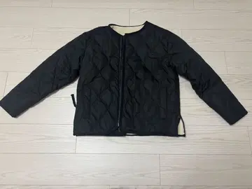 블랙 컬러 퀼팅 자켓