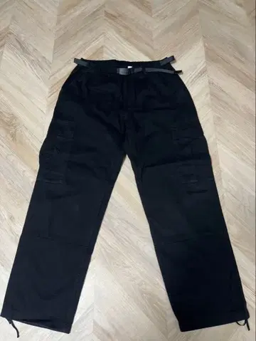 블랙 워크 팬츠 카고 포켓 부착