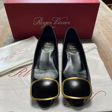 로저 비비에 블랙 가죽 펌프스